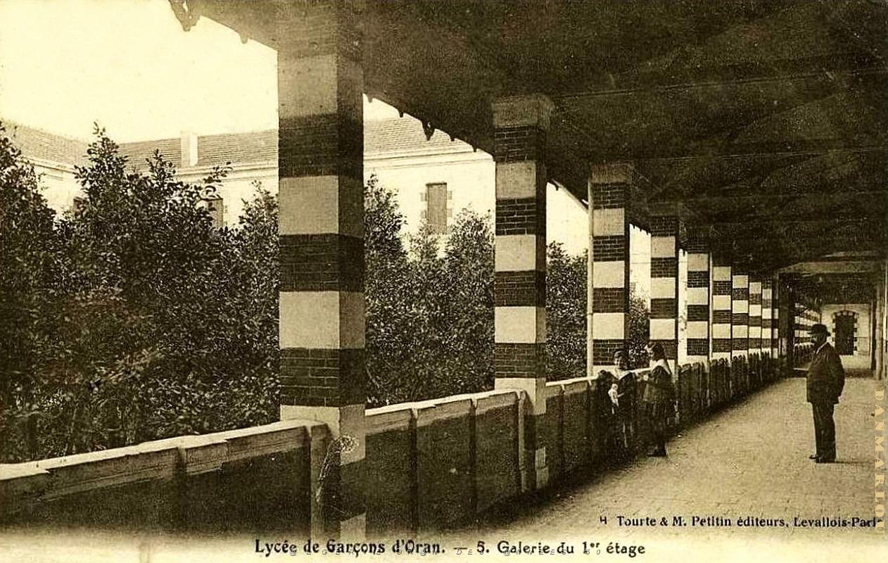 BG ca- 012- Lycee Lamoriciere- Interieur.jpg